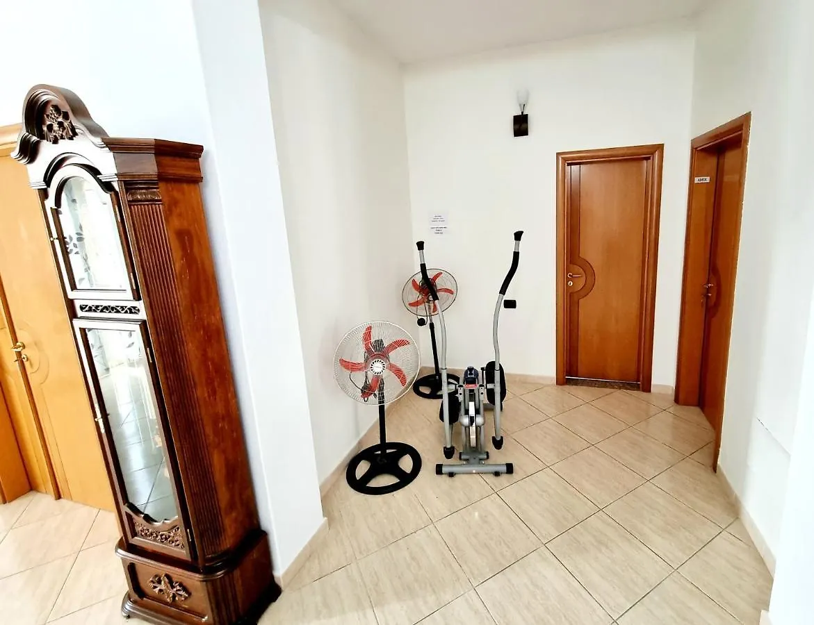 Luckyshine Hostel Vlorë